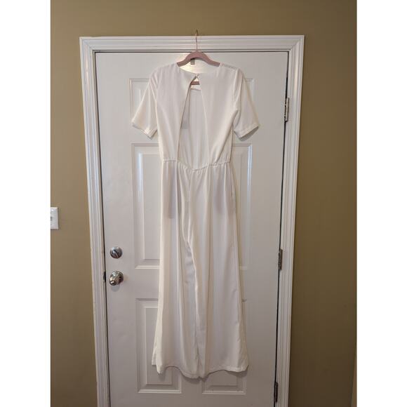 BCBGMAXAZRIA White Minimalist Backless Wide Legged Jumpsuit- Size Small- NWT - Picture 8 of 8